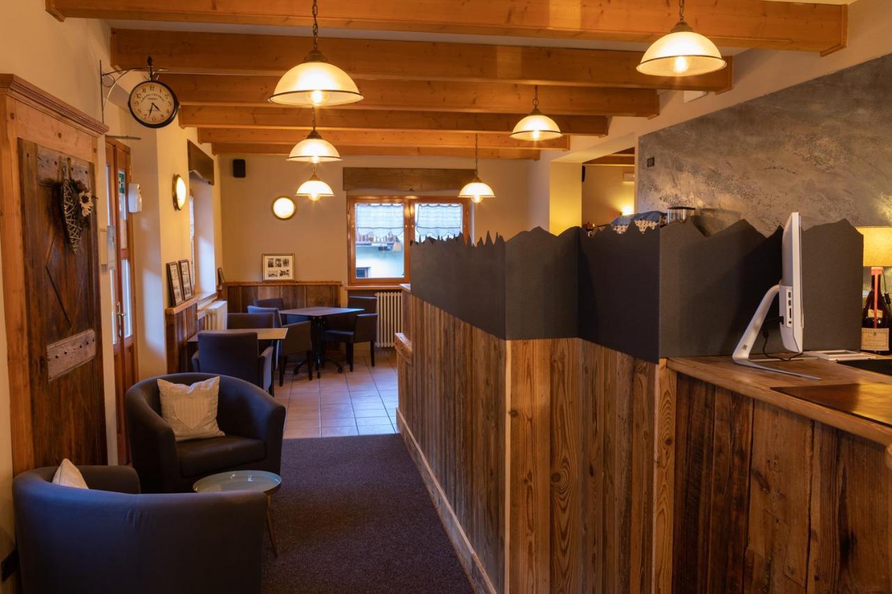 Mont Velan Chambres & Restaurant Saint-Oyen Eksteriør billede