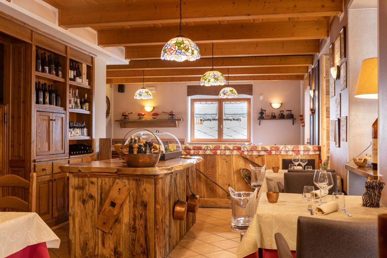 Mont Velan Chambres & Restaurant Saint-Oyen Eksteriør billede