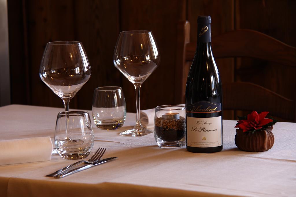 Mont Velan Chambres & Restaurant Saint-Oyen Eksteriør billede