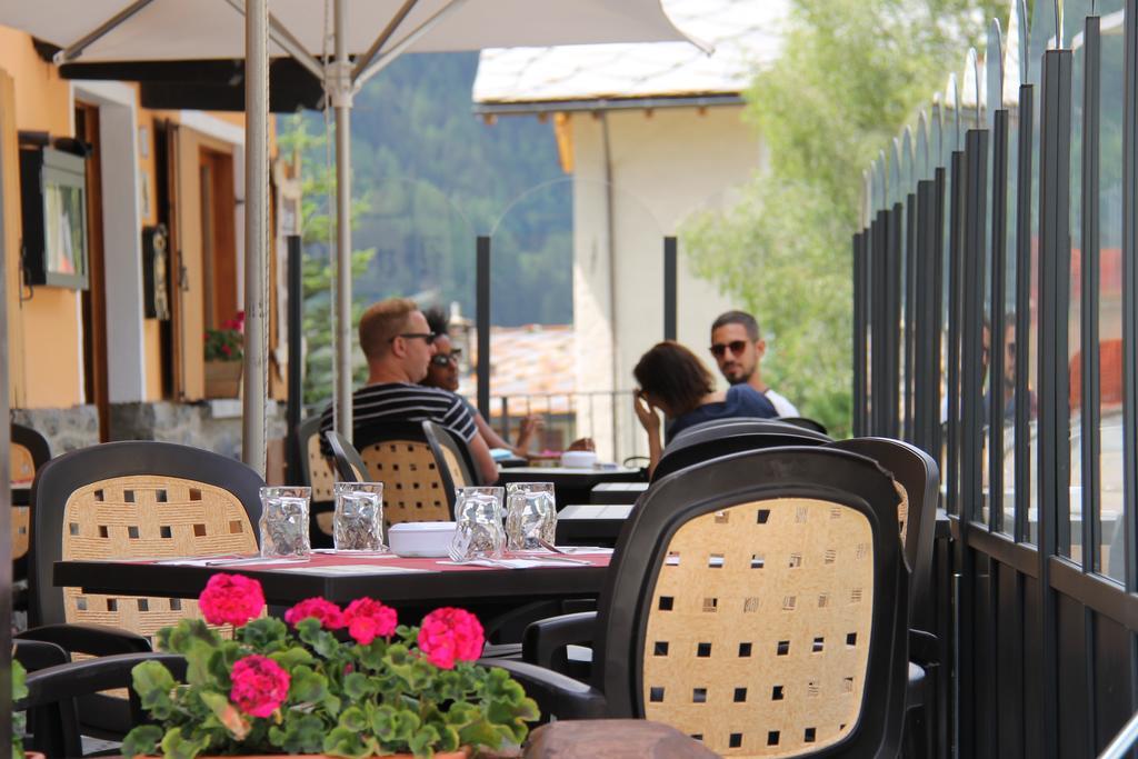Mont Velan Chambres & Restaurant Saint-Oyen Eksteriør billede
