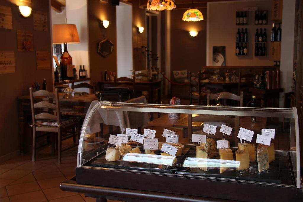 Mont Velan Chambres & Restaurant Saint-Oyen Eksteriør billede