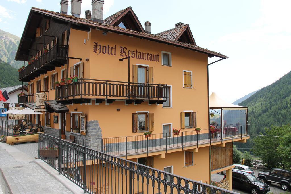 Mont Velan Chambres & Restaurant Saint-Oyen Eksteriør billede