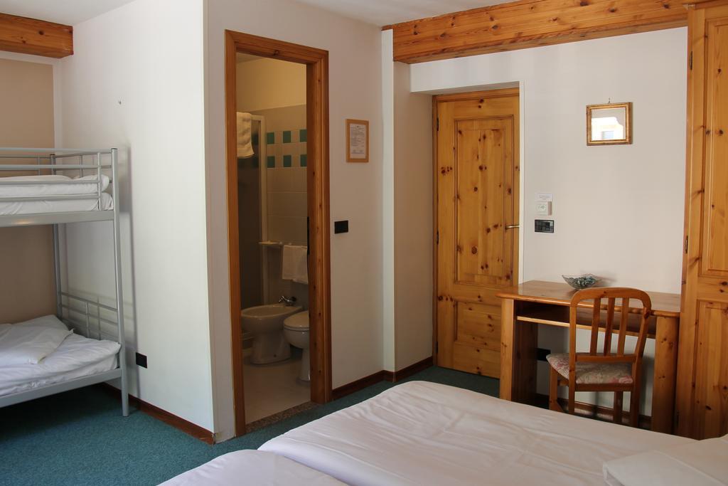 Mont Velan Chambres & Restaurant Saint-Oyen Eksteriør billede