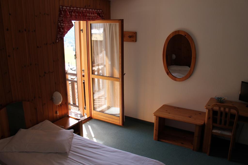 Mont Velan Chambres & Restaurant Saint-Oyen Eksteriør billede