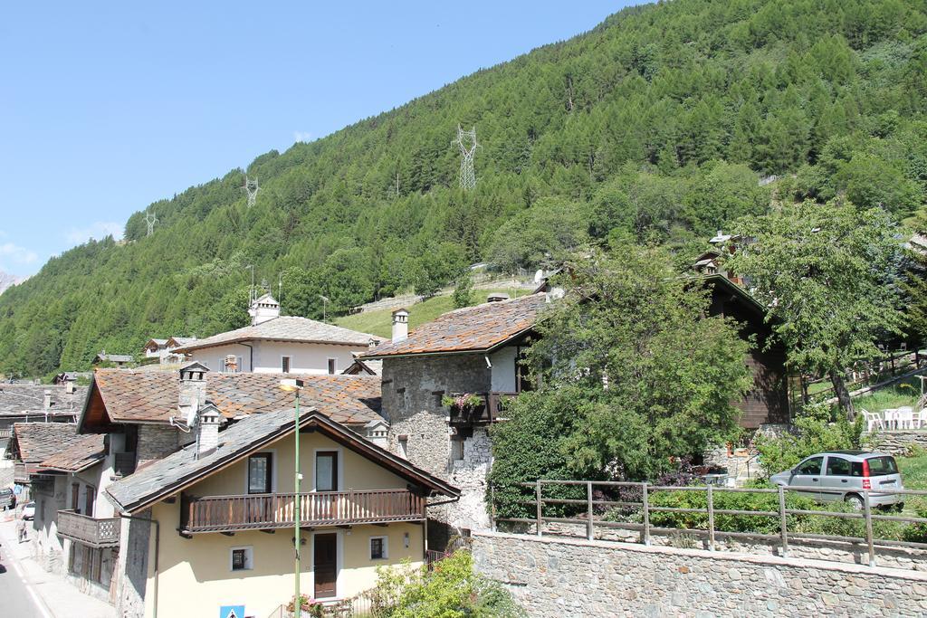 Mont Velan Chambres & Restaurant Saint-Oyen Eksteriør billede