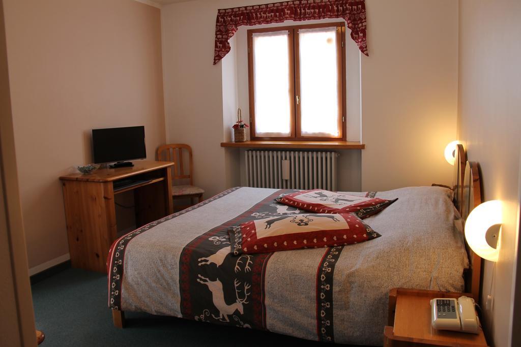 Mont Velan Chambres & Restaurant Saint-Oyen Eksteriør billede