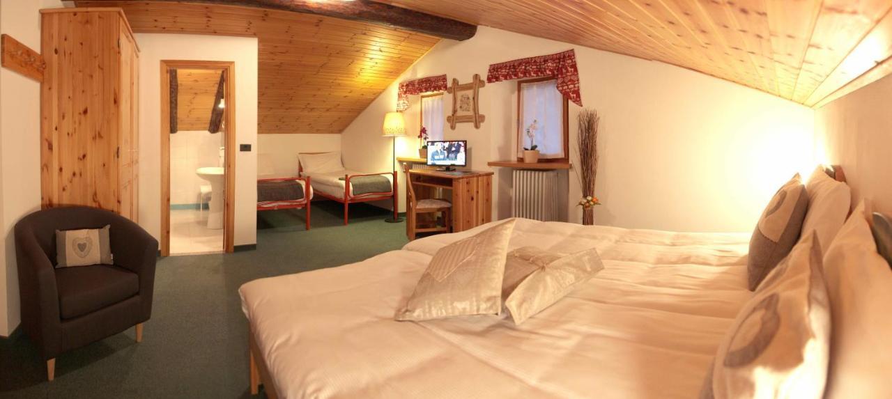 Mont Velan Chambres & Restaurant Saint-Oyen Eksteriør billede