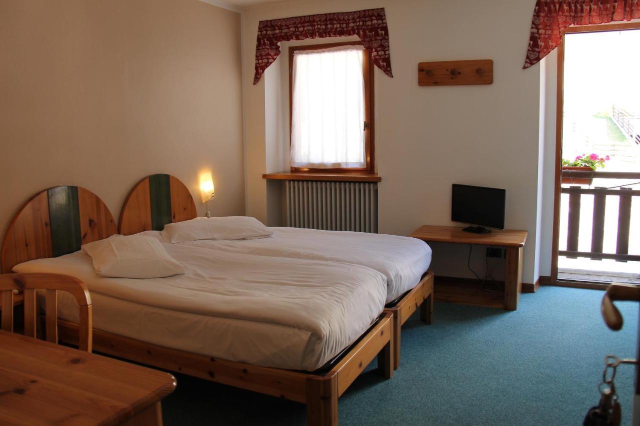 Mont Velan Chambres & Restaurant Saint-Oyen Eksteriør billede
